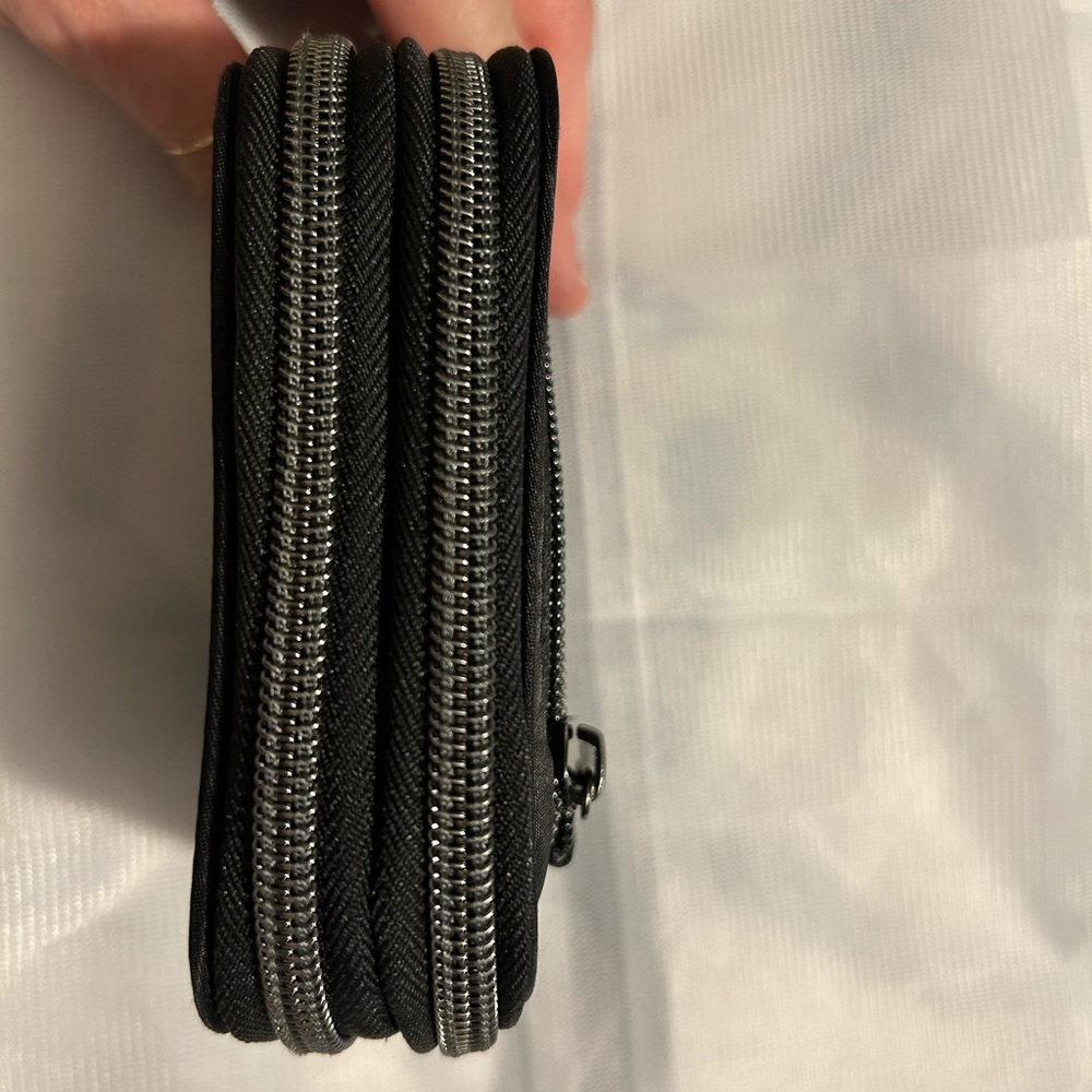 Lug compact zip around RFID wallet black - Picture 6 of 6